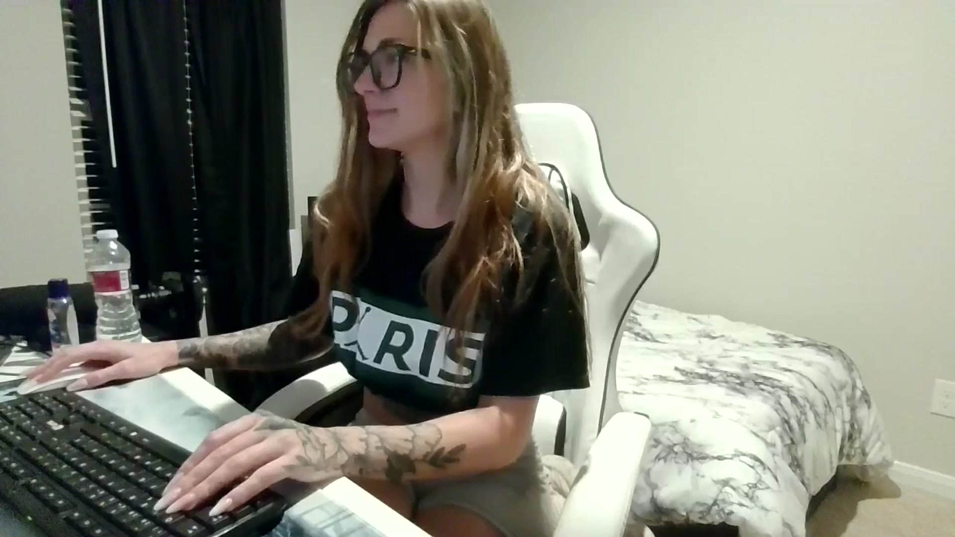 Gallery image thumbnail from Ur_SexyWomen's myfreecams stream on, 01/02/2026, 07:54 image 14 of 20