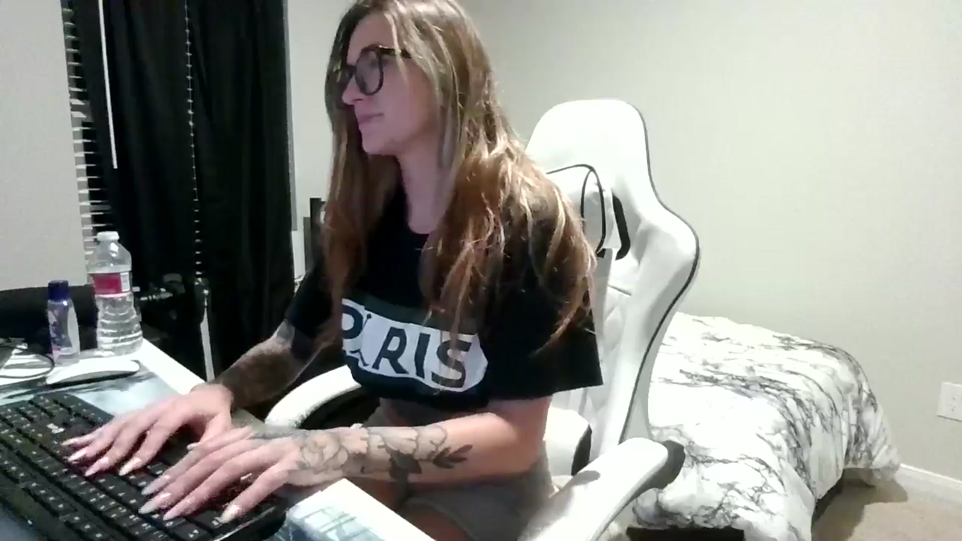 Gallery image thumbnail from Ur_SexyWomen's myfreecams stream on, 01/02/2026, 07:54 image 13 of 20