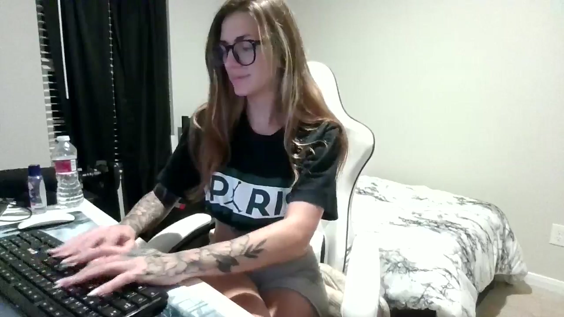 Gallery image thumbnail from Ur_SexyWomen's myfreecams stream on, 01/02/2026, 07:54 image 12 of 20