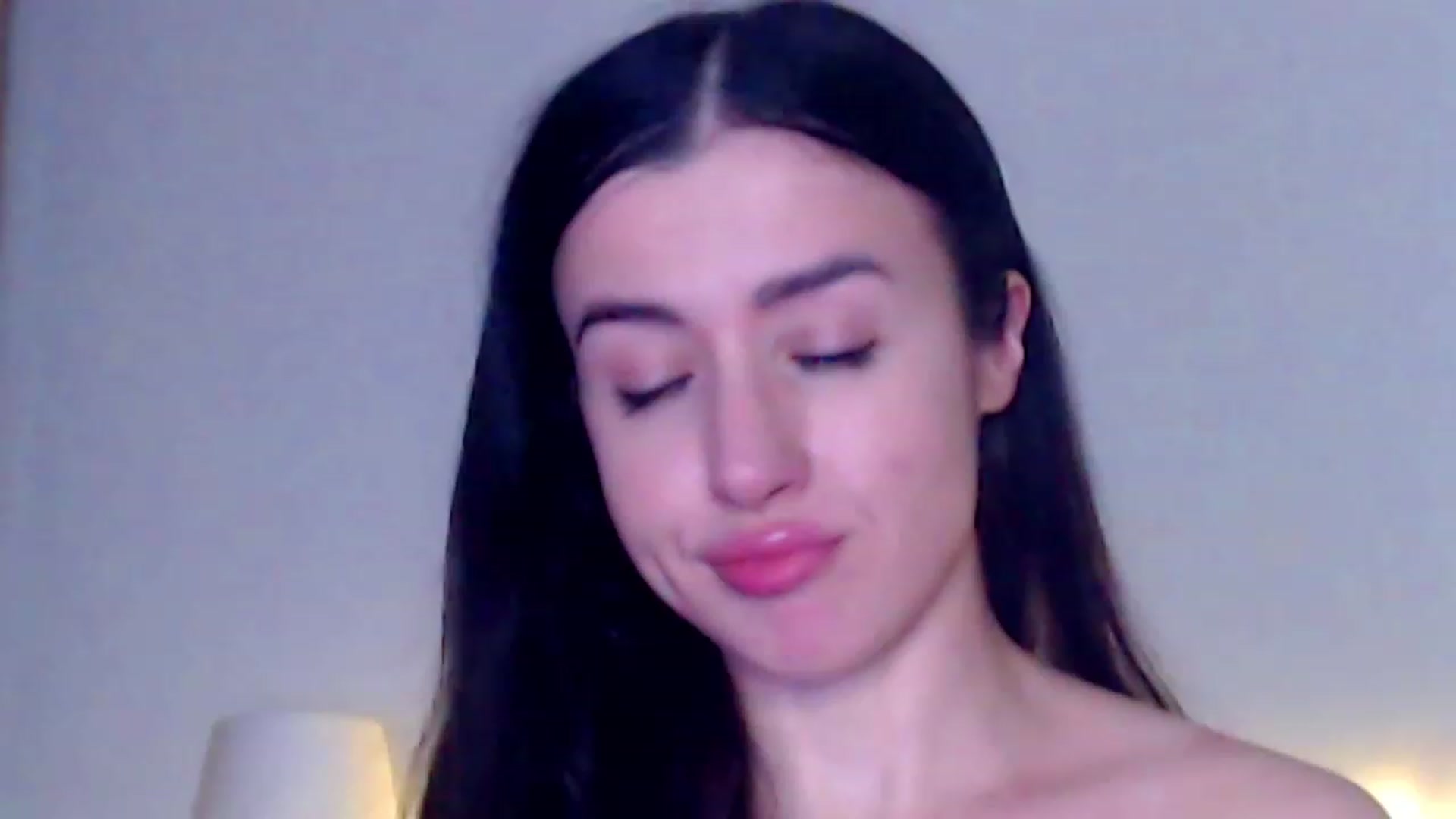 Gallery image thumbnail from Ur_Sexy_Woman's myfreecams stream on, 12/26/2022, 10:33 image 16 of 20