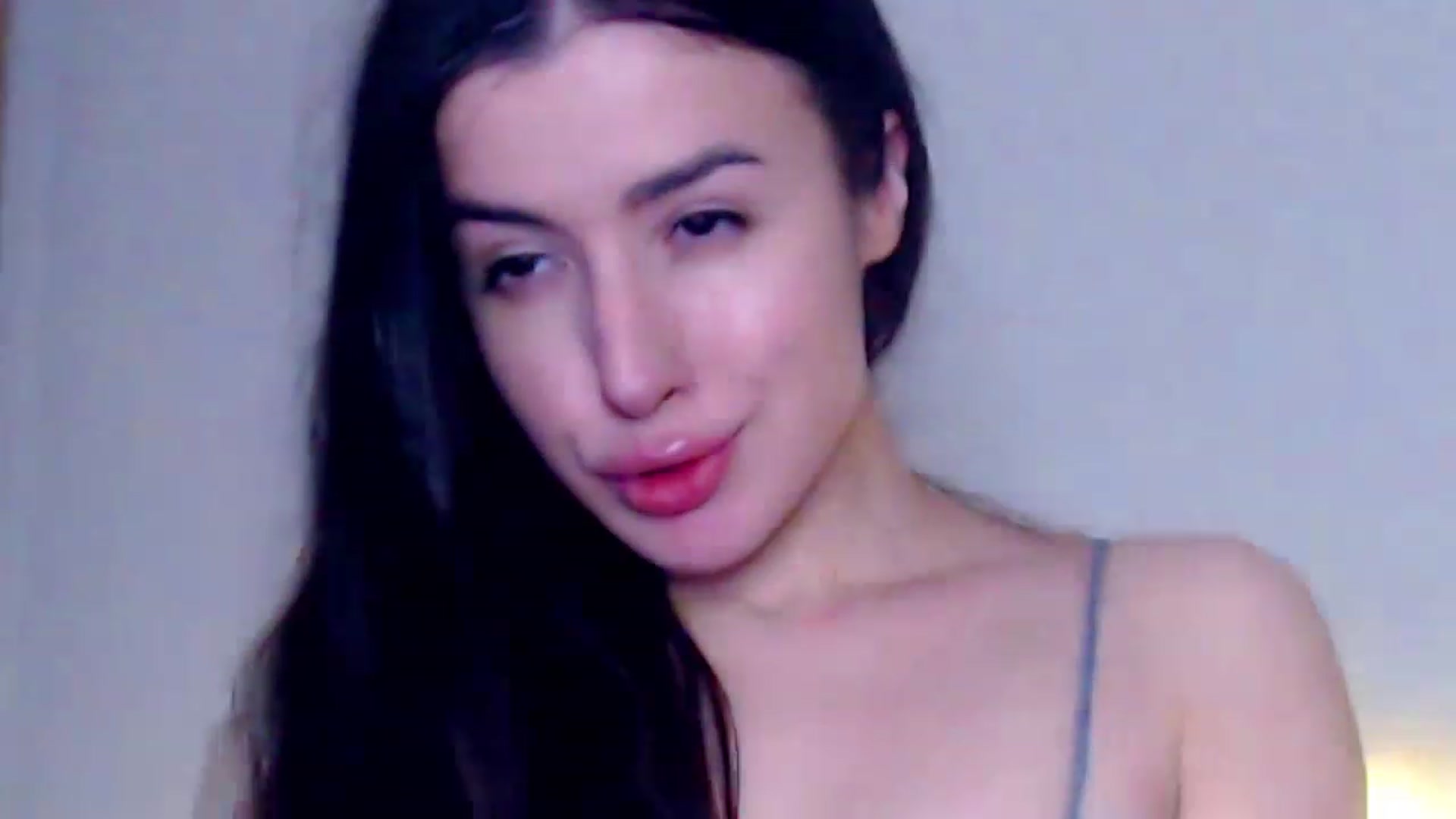Gallery image thumbnail from Ur_Sexy_Woman's myfreecams stream on, 12/26/2022, 10:33 image 13 of 20