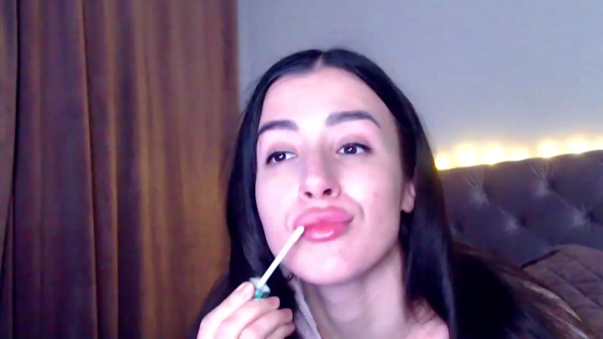 Gallery image thumbnail from Ur_Sexy_Woman's myfreecams stream on, 12/26/2022, 10:33 image 2 of 20