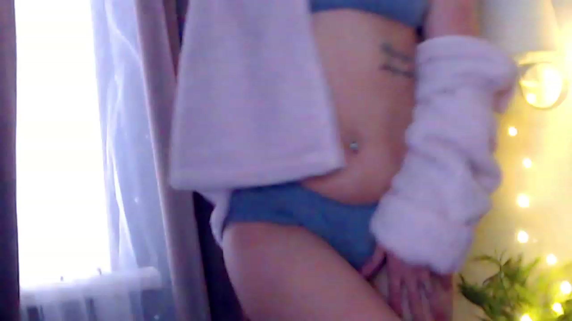 Gallery image thumbnail from Ur_Sexy_Woman's myfreecams stream on, 12/26/2022, 10:33 image 3 of 20
