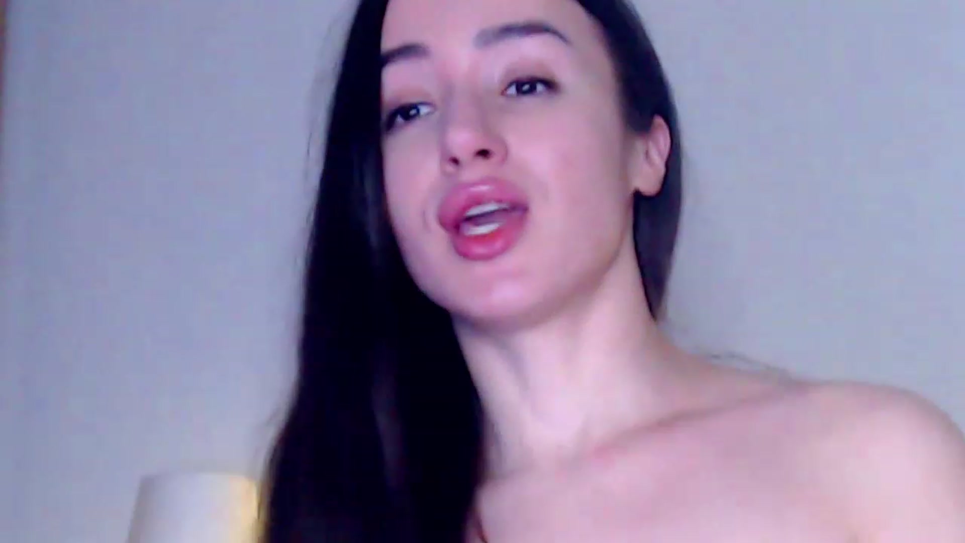 Gallery image thumbnail from Ur_Sexy_Woman's myfreecams stream on, 12/26/2022, 10:33 image 14 of 20