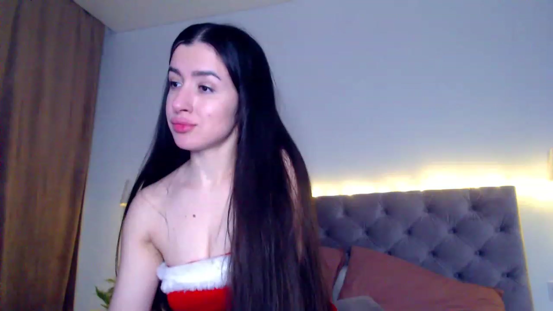 Gallery image thumbnail from Ur_Sexy_Woman's myfreecams stream on, 12/31/2022, 22:18 image 13 of 20