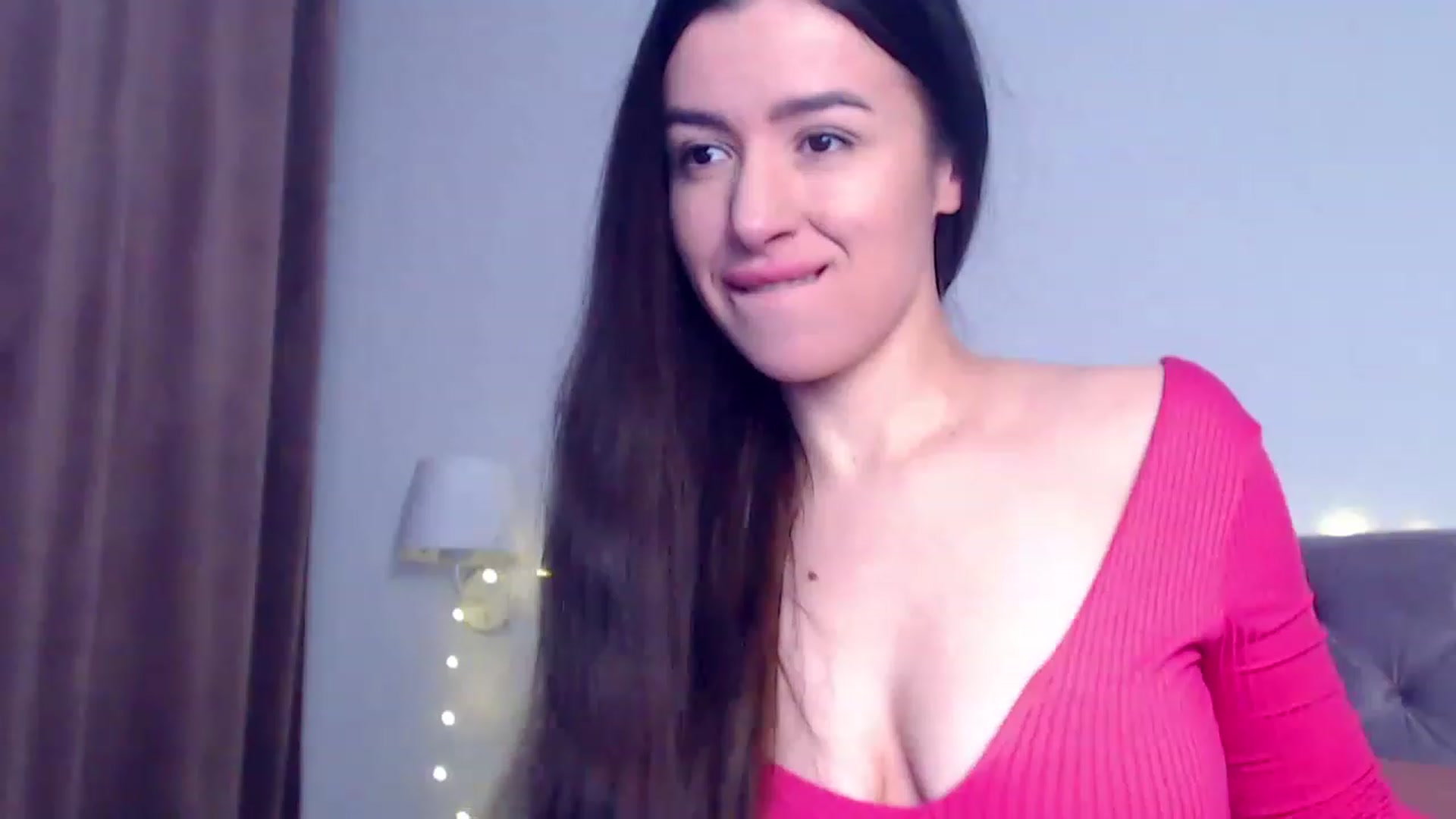 Gallery image thumbnail from Ur_Sexy_Woman's myfreecams stream on, 01/02/2023, 09:16 image 16 of 20