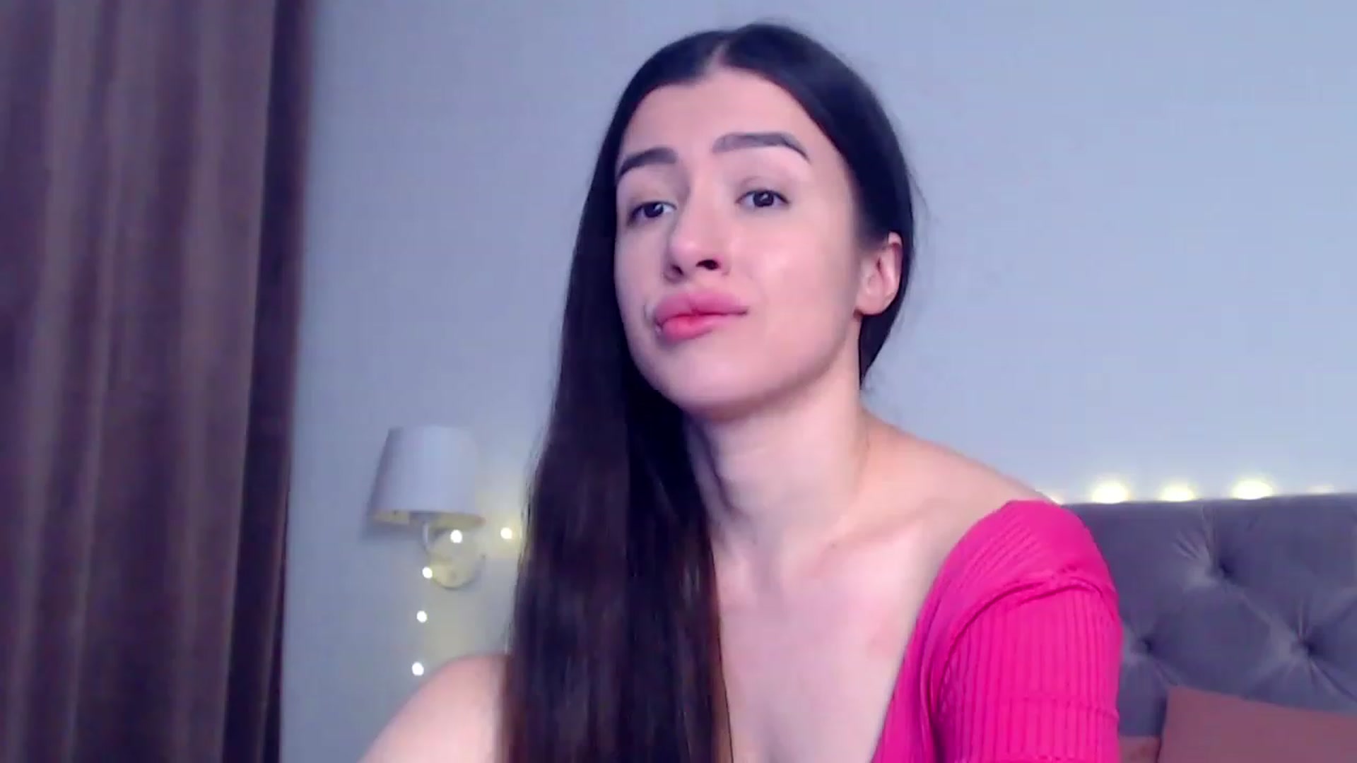 Gallery image thumbnail from Ur_Sexy_Woman's myfreecams stream on, 01/02/2023, 09:16 image 5 of 20