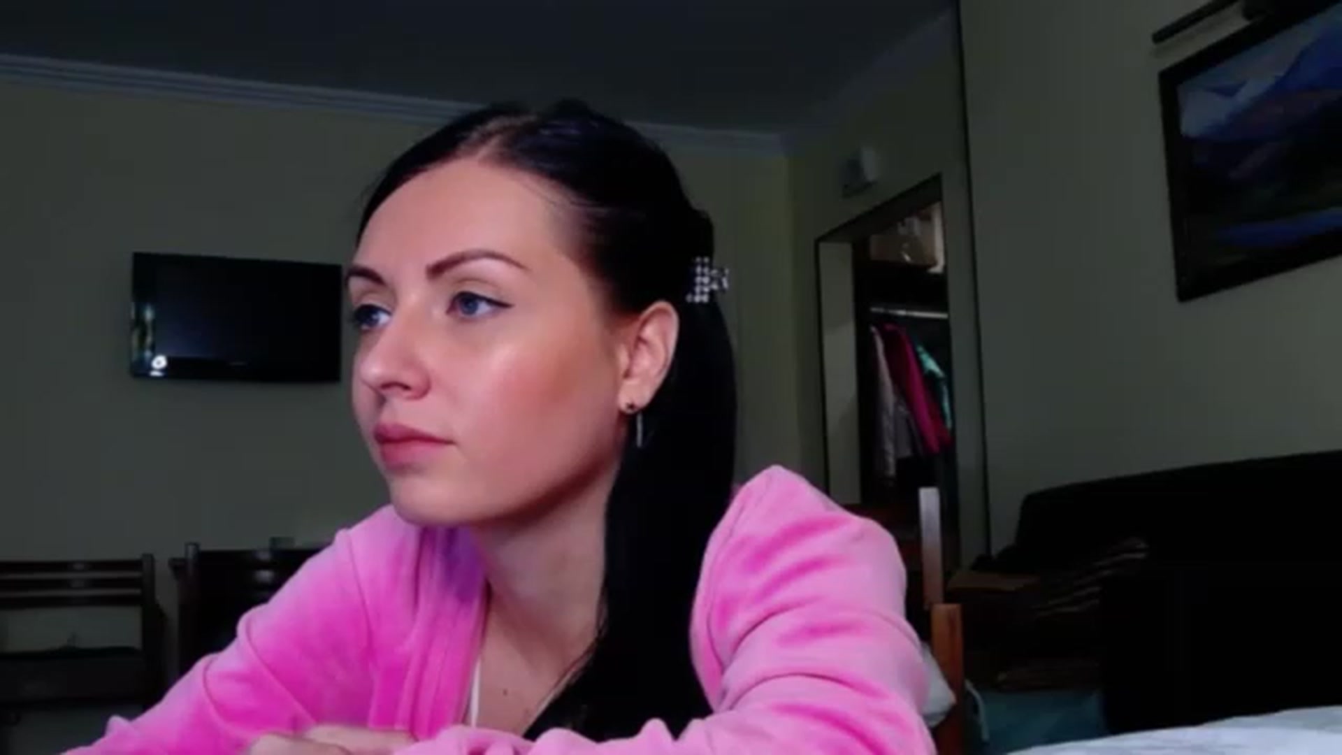 Gallery image thumbnail from Ur_kittycat's myfreecams stream on, 11/25/2022, 16:17 image 6 of 20