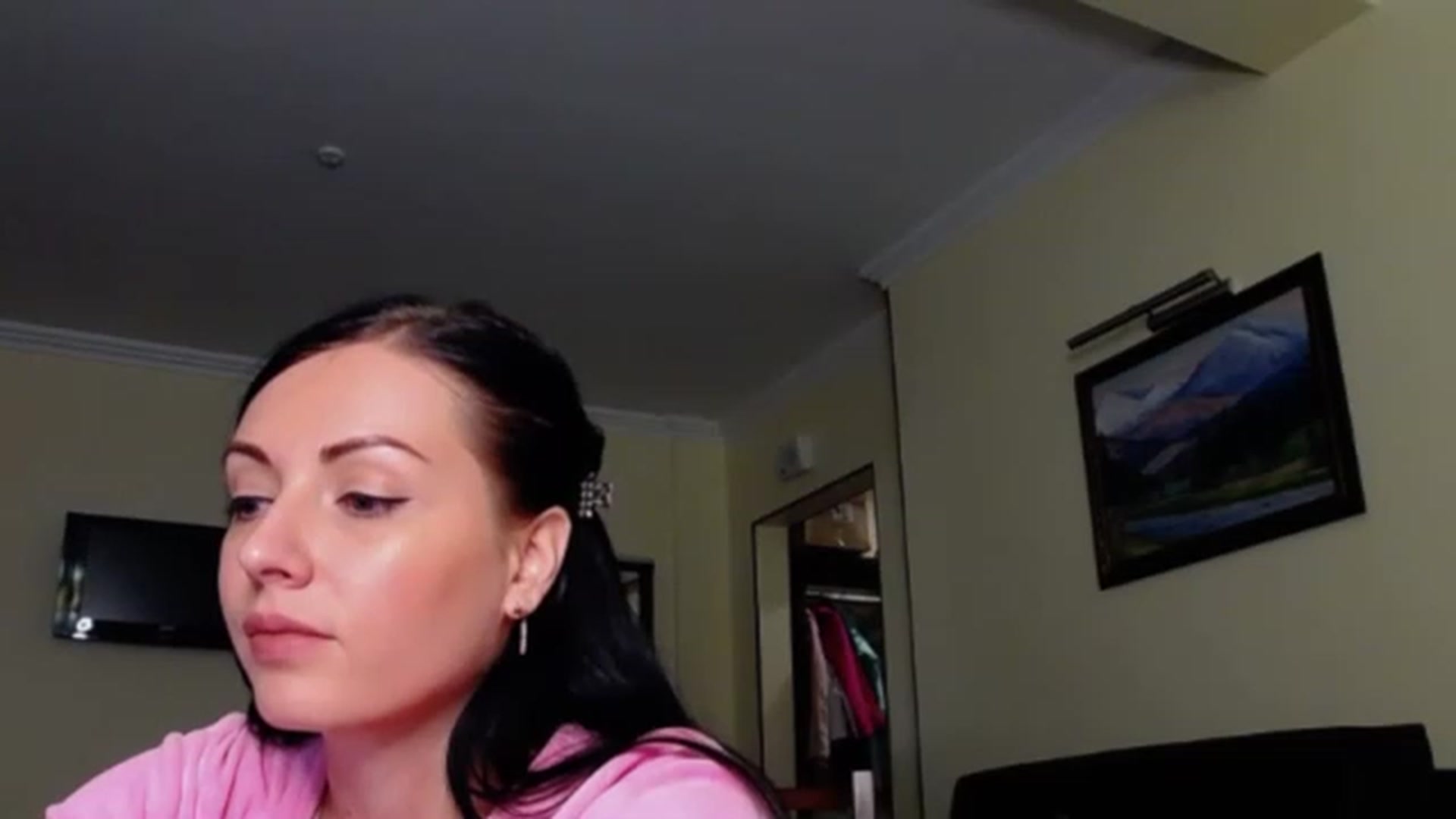 Gallery image thumbnail from Ur_kittycat's myfreecams stream on, 11/25/2022, 16:17 image 9 of 20