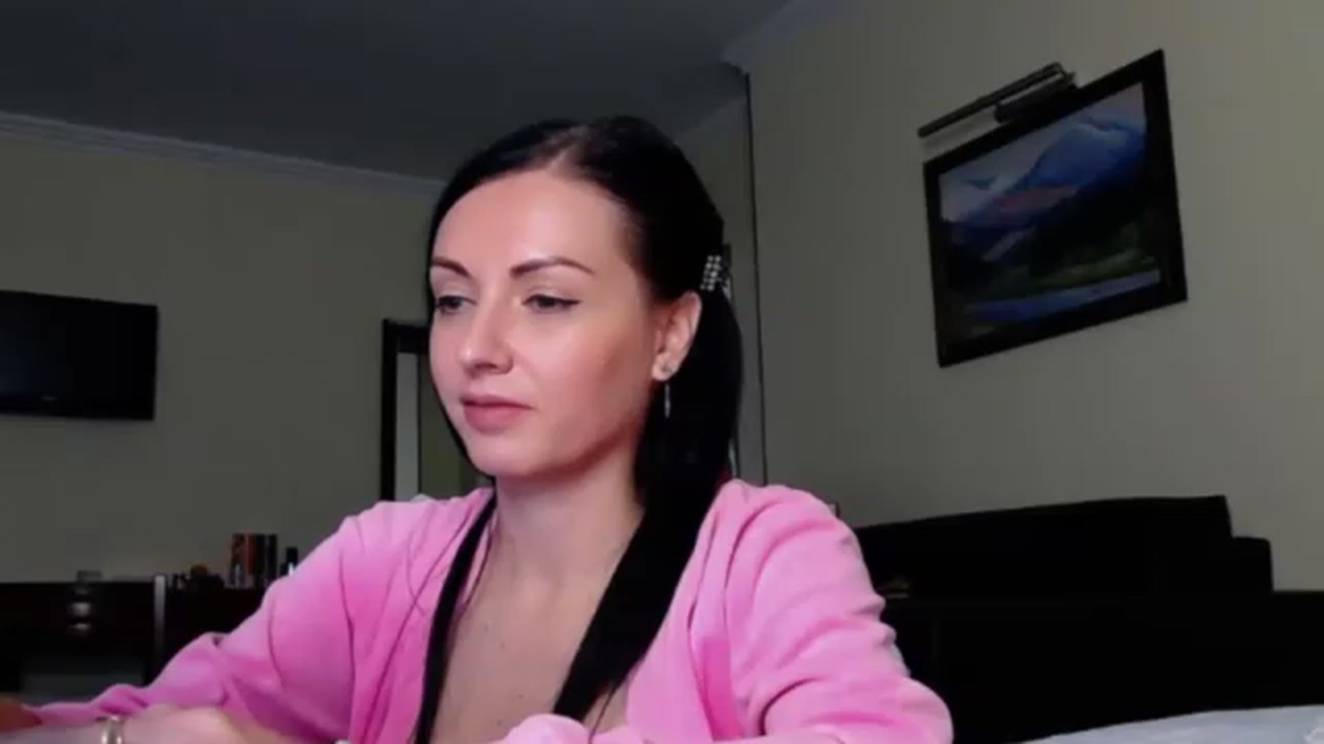 Gallery image thumbnail from Ur_kittycat's myfreecams stream on, 11/25/2022, 18:22 image 4 of 20