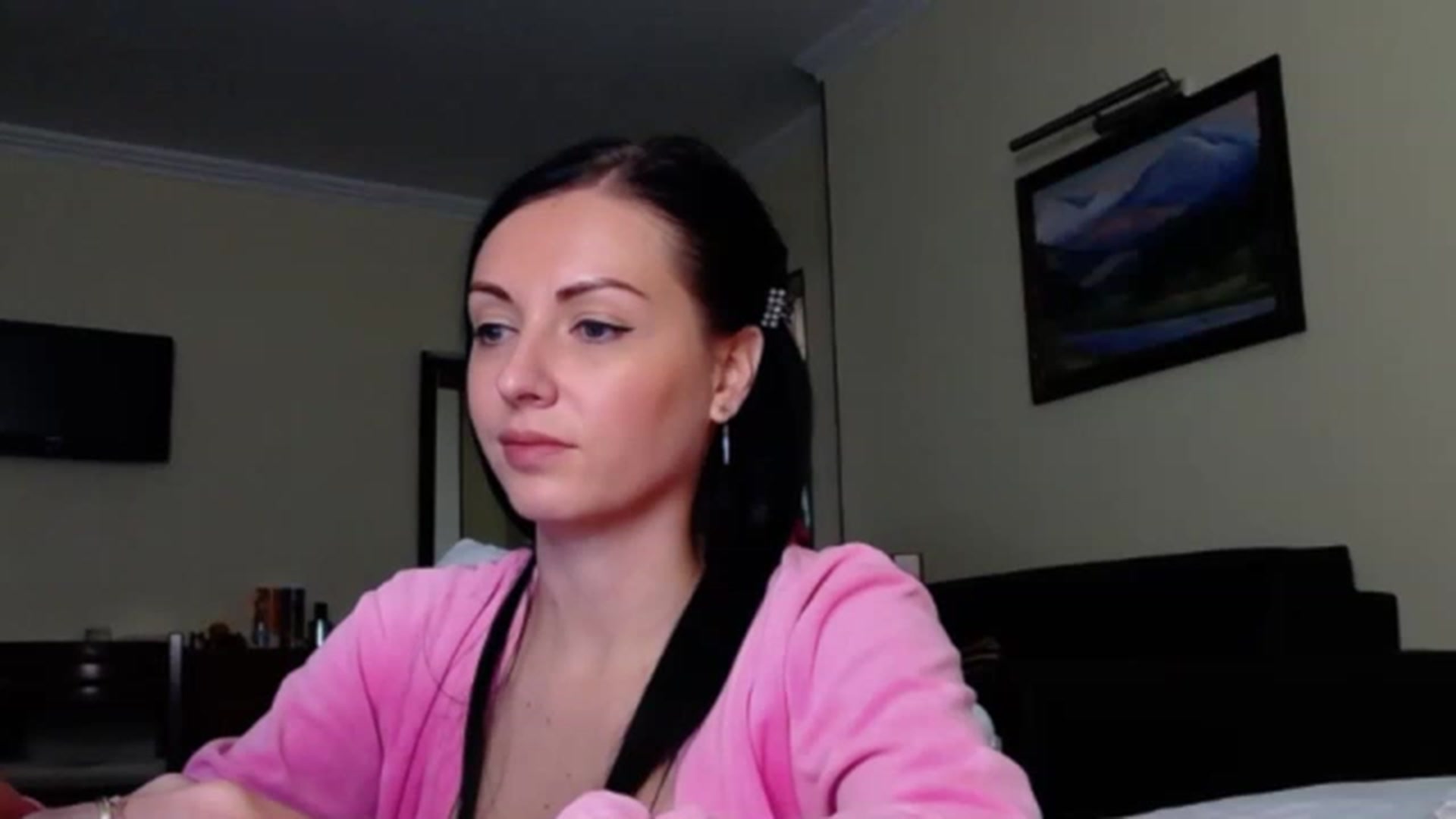 Gallery image thumbnail from Ur_kittycat's myfreecams stream on, 11/25/2022, 18:22 image 7 of 20