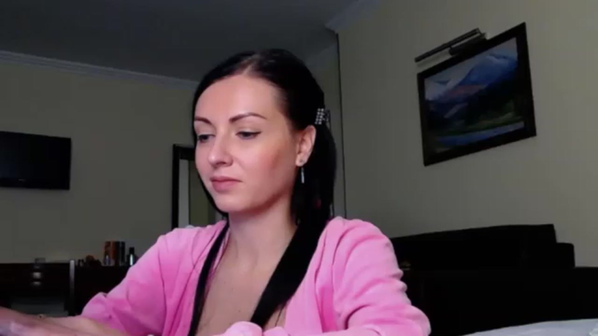 Gallery image thumbnail from Ur_kittycat's myfreecams stream on, 11/25/2022, 18:22 image 3 of 20