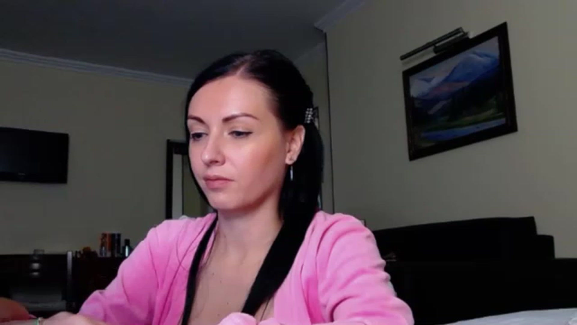 Gallery image thumbnail from Ur_kittycat's myfreecams stream on, 11/25/2022, 18:22 image 5 of 20