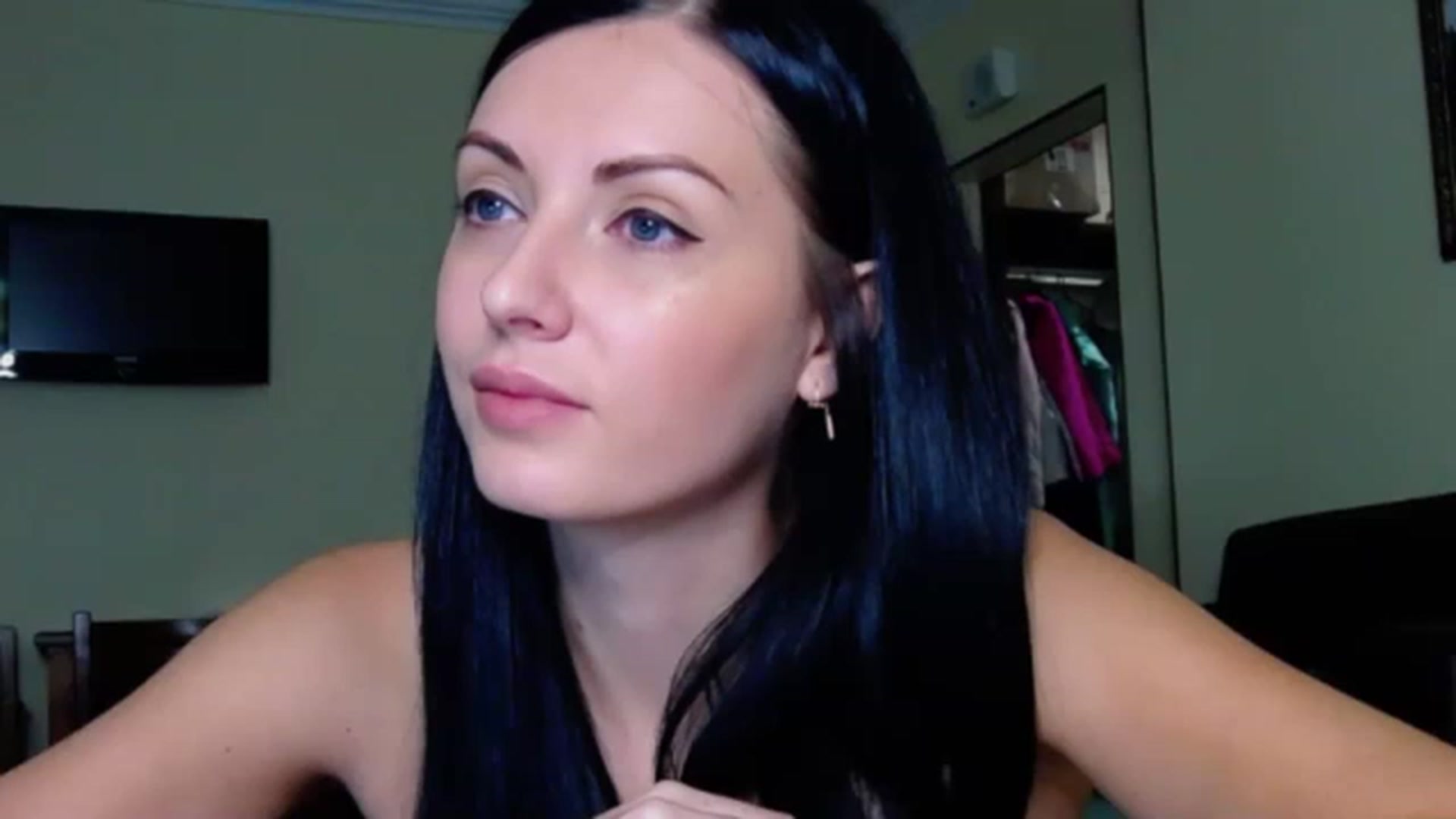 Gallery image thumbnail from Ur_kittycat's myfreecams stream on, 11/26/2022, 17:10 image 4 of 20