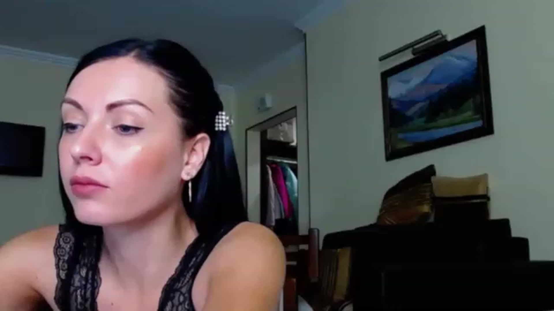 Gallery image thumbnail from Ur_kittycat's myfreecams stream on, 12/08/2022, 16:03 image 14 of 20