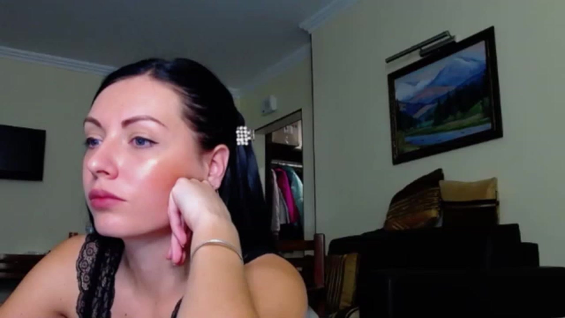 Gallery image thumbnail from Ur_kittycat's myfreecams stream on, 12/08/2022, 16:03 image 15 of 20