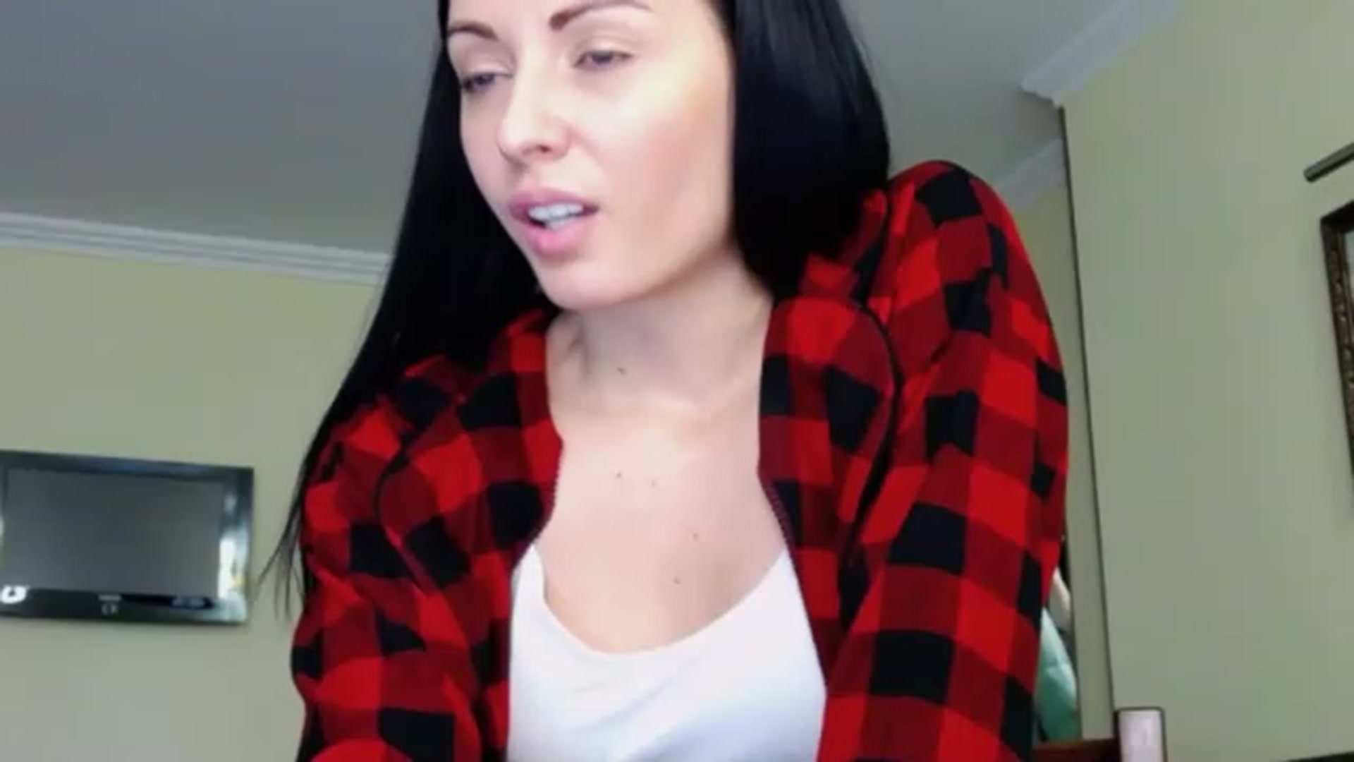Gallery image thumbnail from Ur_kittycat's myfreecams stream on, 02/09/2023, 16:24 image 14 of 20