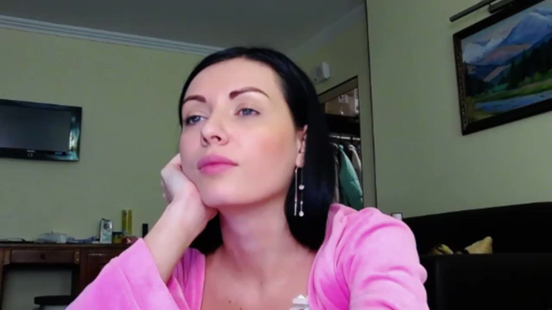 Gallery image thumbnail from Ur_kittycat's myfreecams stream on, 02/10/2023, 18:09 image 12 of 20