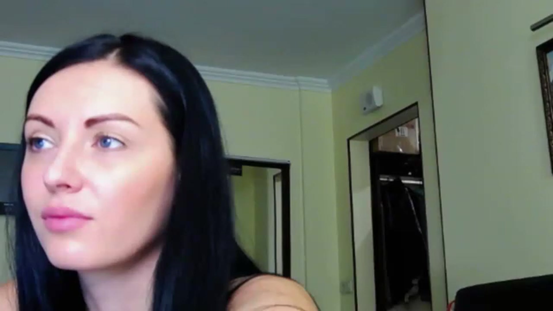 Gallery image thumbnail from Ur_kittycat's myfreecams stream on, 02/14/2023, 16:18 image 19 of 20