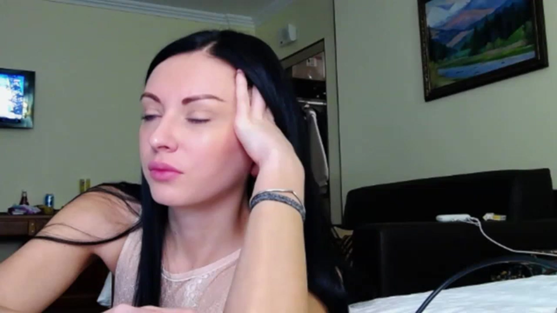 Gallery image thumbnail from Ur_kittycat's myfreecams stream on, 02/17/2023, 18:43 image 13 of 20