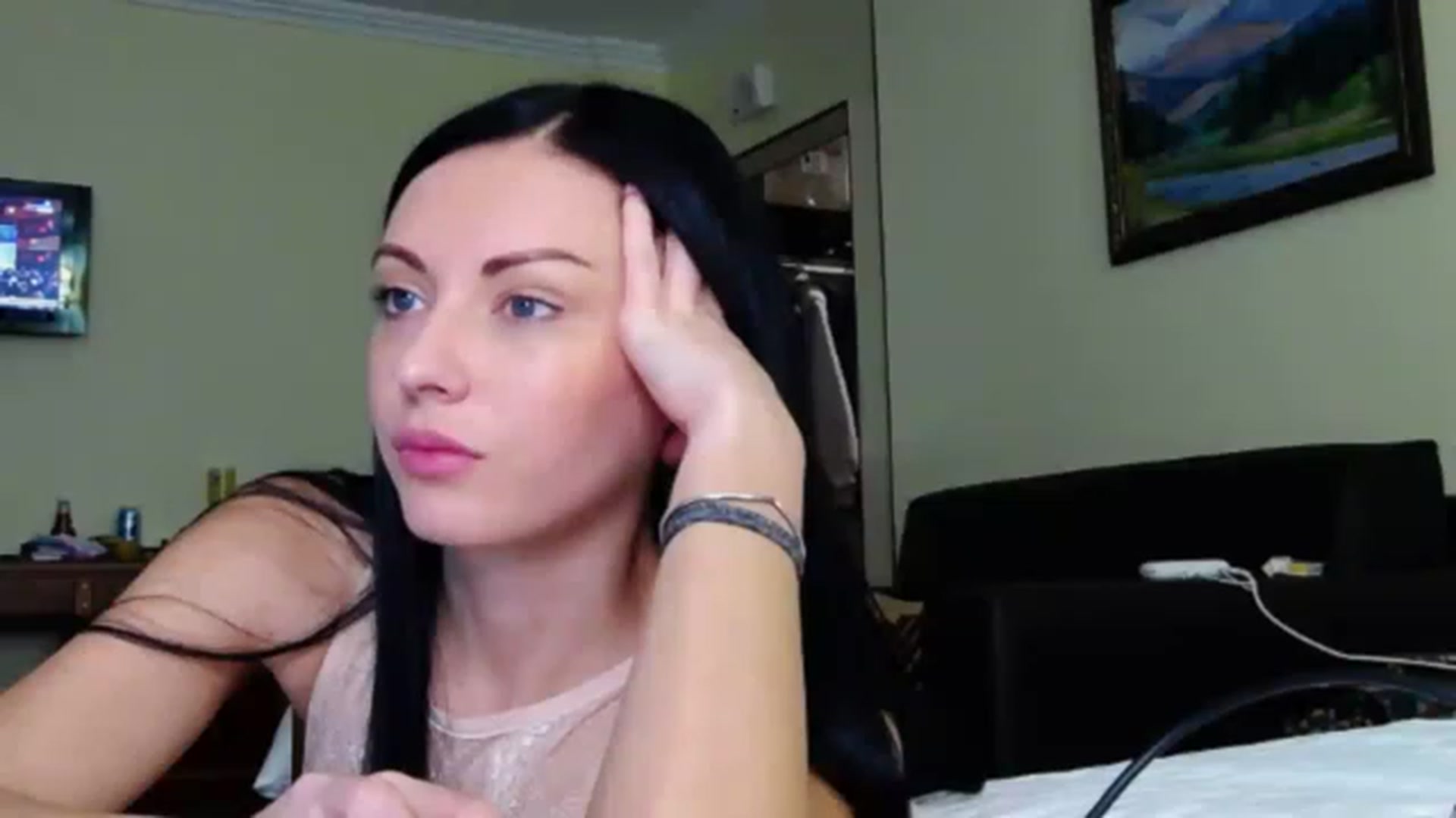 Gallery image thumbnail from Ur_kittycat's myfreecams stream on, 02/17/2023, 18:43 image 14 of 20