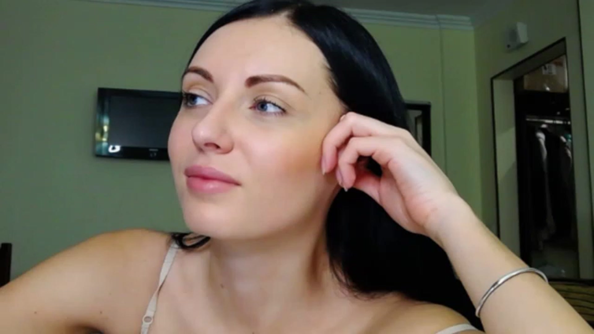 Gallery image thumbnail from Ur_kittycat's myfreecams stream on, 02/22/2023, 17:03 image 9 of 20