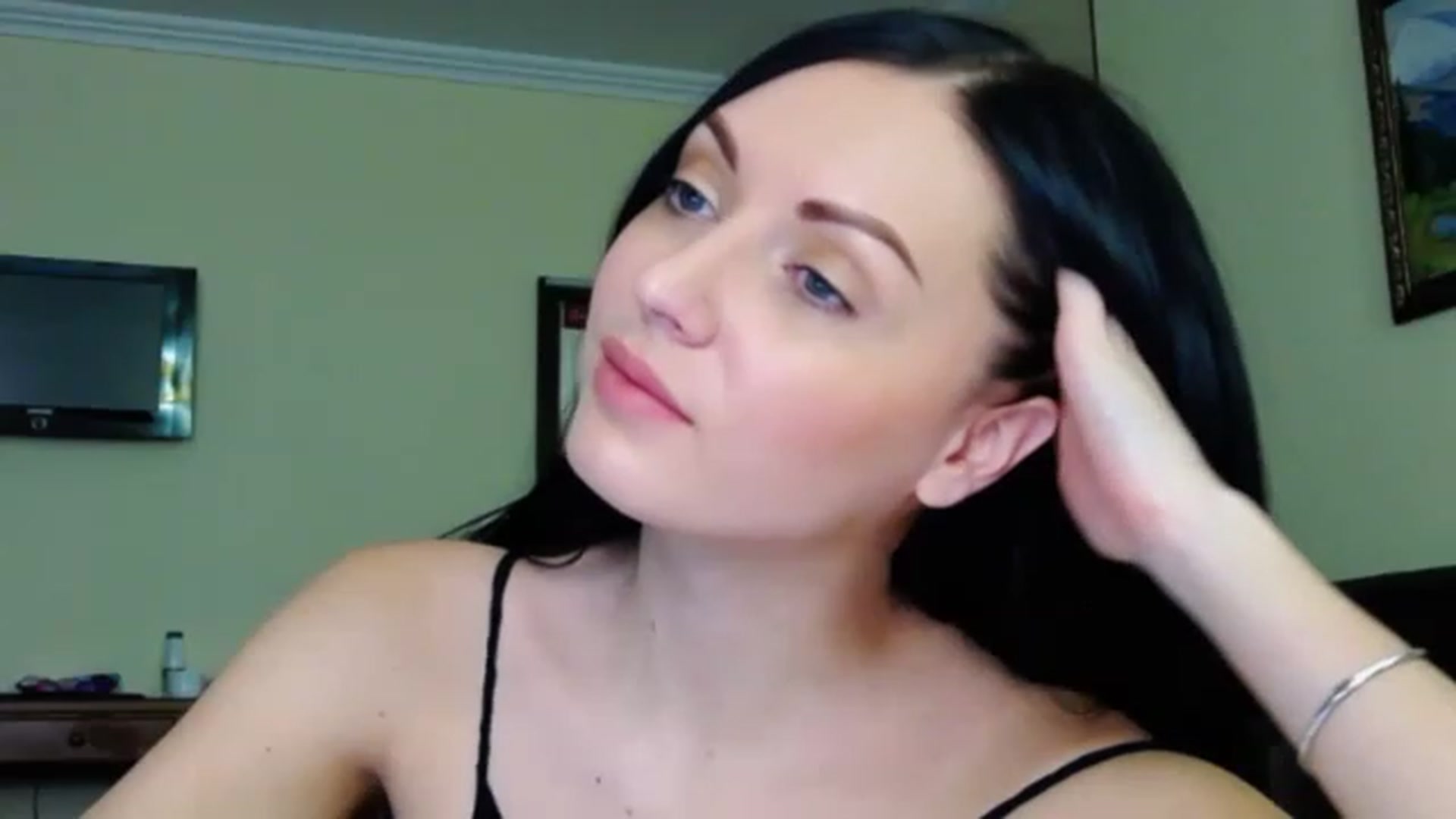 Gallery image thumbnail from Ur_kittycat's myfreecams stream on, 03/03/2023, 17:40 image 12 of 20
