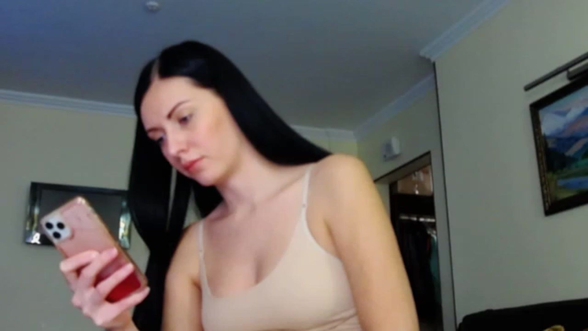 Gallery image thumbnail from Ur_kittycat's myfreecams stream on, 03/06/2023, 16:34 image 11 of 20