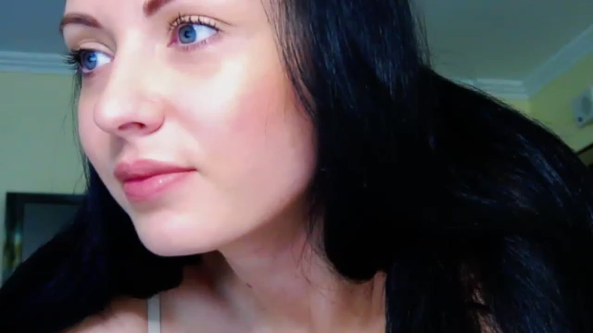 Gallery image thumbnail from Ur_kittycat's myfreecams stream on, 03/25/2023, 15:56 image 8 of 20