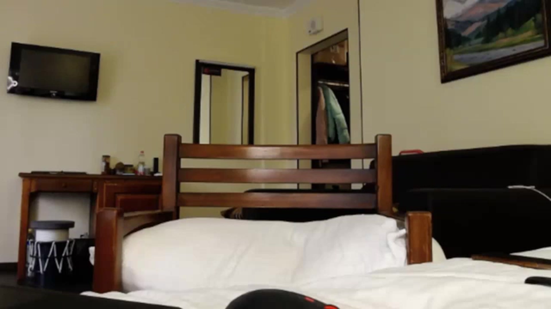 Gallery image thumbnail from Ur_kittycat's myfreecams stream on, 04/25/2023, 16:44 image 9 of 20