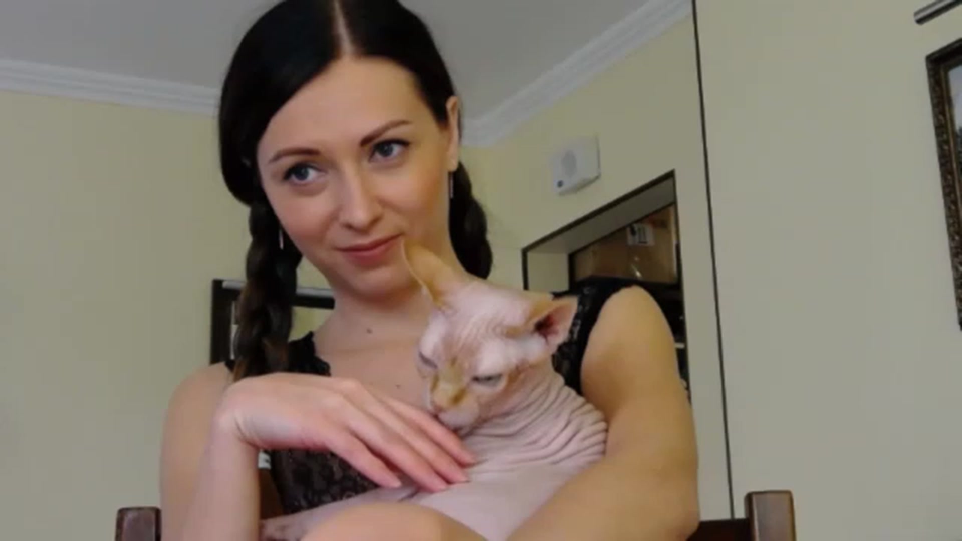 Gallery image thumbnail from Ur_kittycat's myfreecams stream on, 05/15/2023, 16:01 image 7 of 20