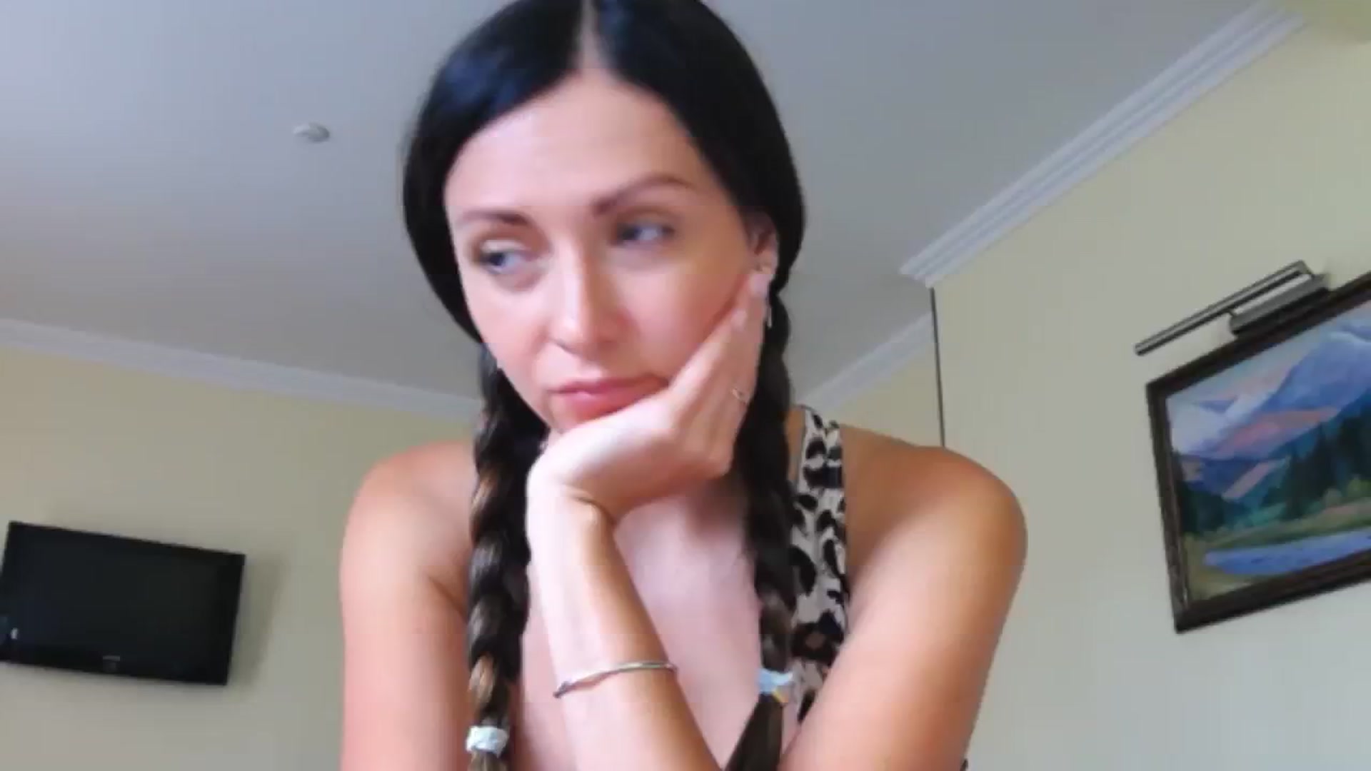 Gallery image thumbnail from Ur_kittycat's myfreecams stream on, 07/29/2023, 15:43 image 10 of 20