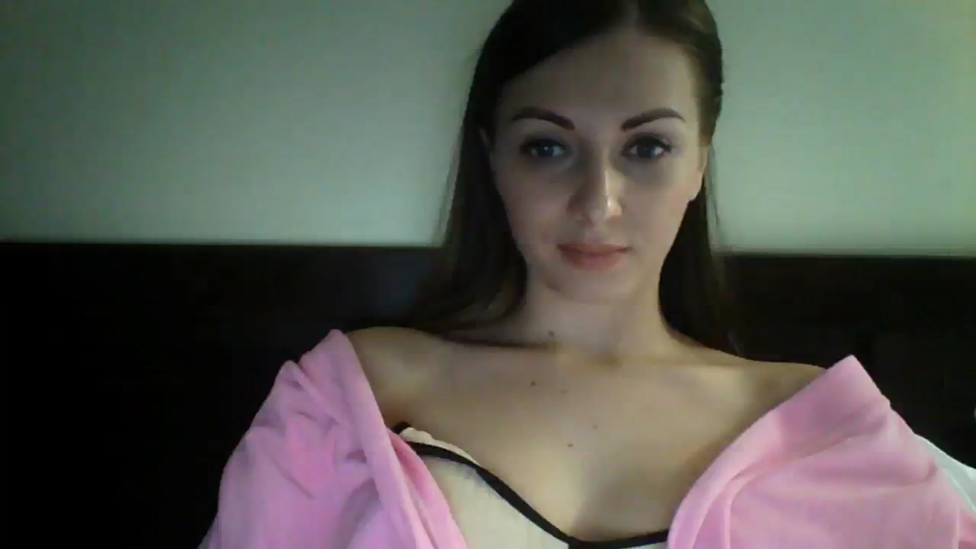 Gallery image thumbnail from Ur_kittycat's myfreecams stream on, 01/13/2024, 15:36 image 12 of 20