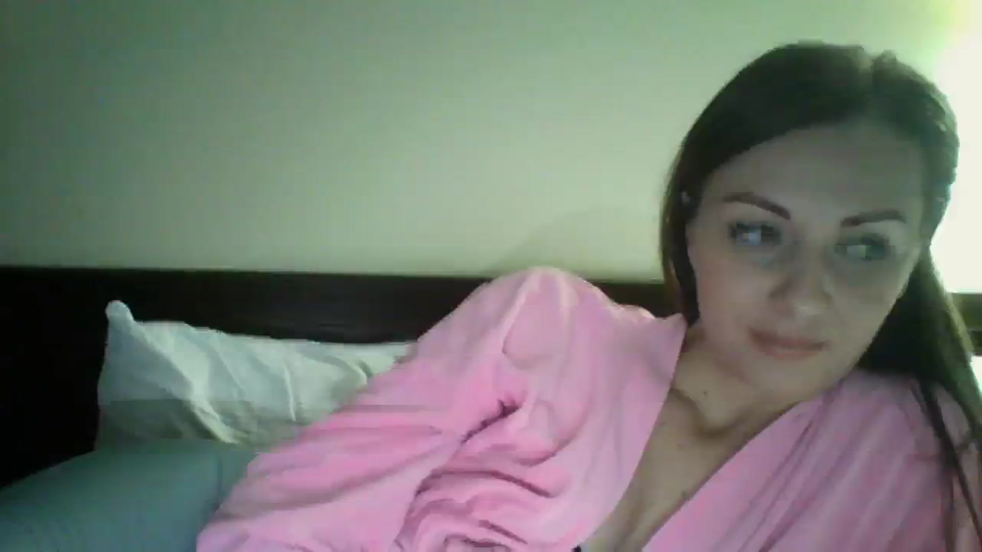 Gallery image thumbnail from Ur_kittycat's myfreecams stream on, 01/13/2024, 16:22 image 7 of 20