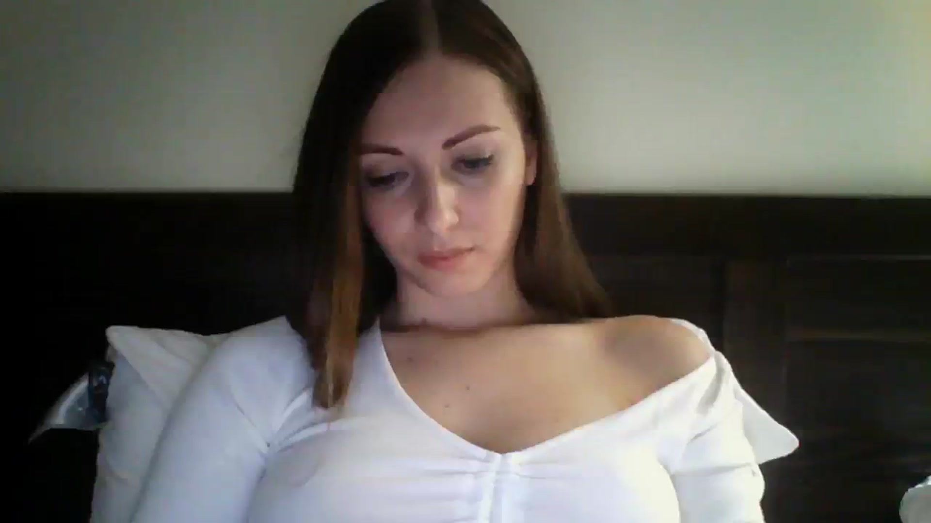 Gallery image thumbnail from Ur_kittycat's myfreecams stream on, 02/01/2024, 16:34 image 12 of 20