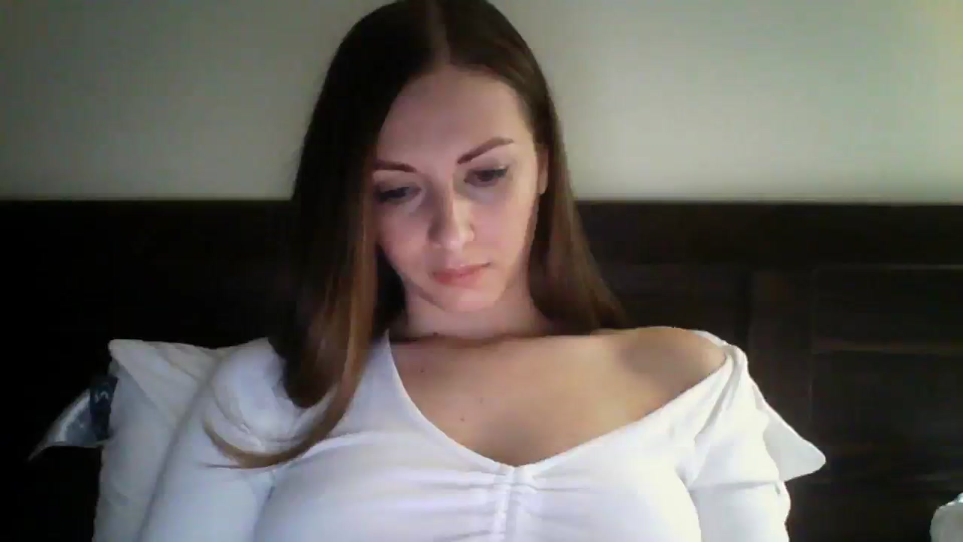 Gallery image thumbnail from Ur_kittycat's myfreecams stream on, 02/01/2024, 16:34 image 14 of 20