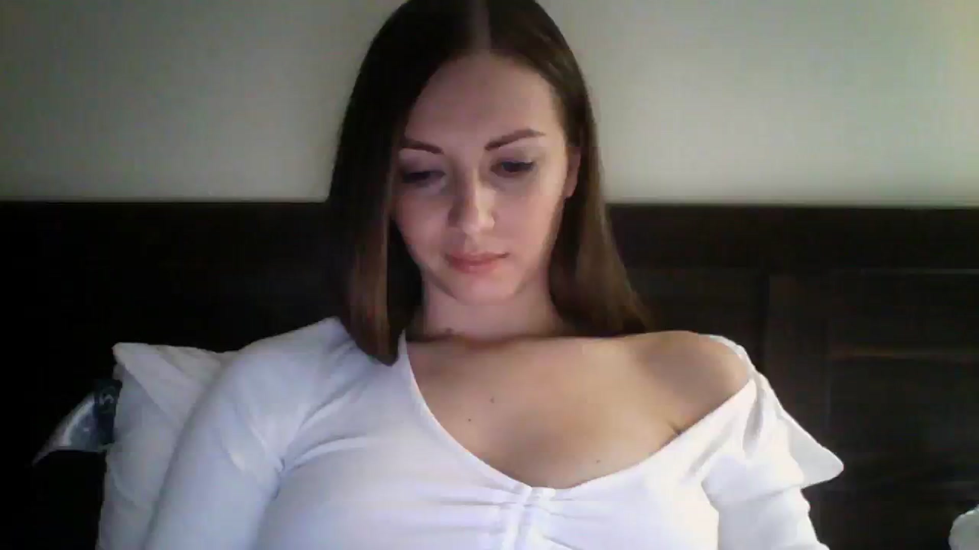 Gallery image thumbnail from Ur_kittycat's myfreecams stream on, 02/01/2024, 16:34 image 8 of 20