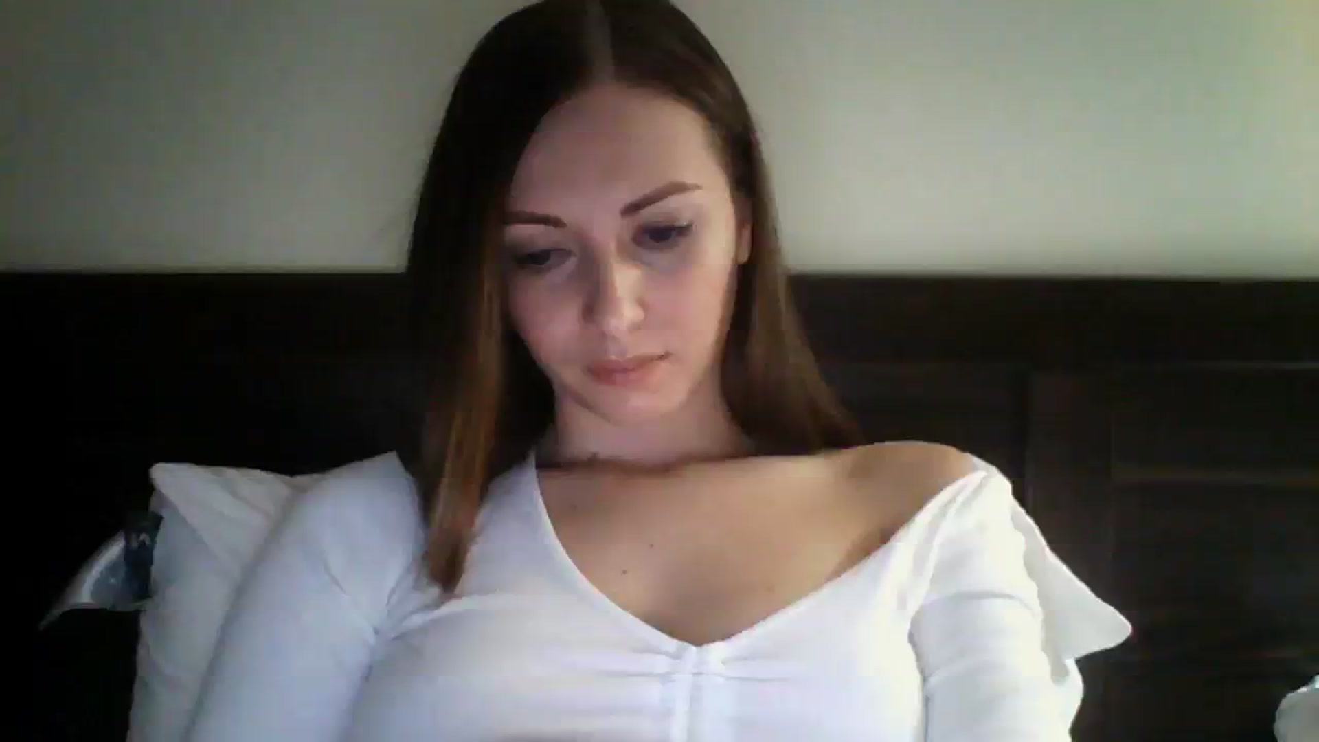 Gallery image thumbnail from Ur_kittycat's myfreecams stream on, 02/01/2024, 16:34 image 13 of 20