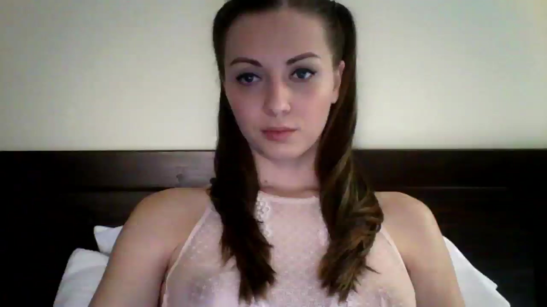 Gallery image thumbnail from Ur_kittycat's myfreecams stream on, 02/10/2024, 18:45 image 10 of 20
