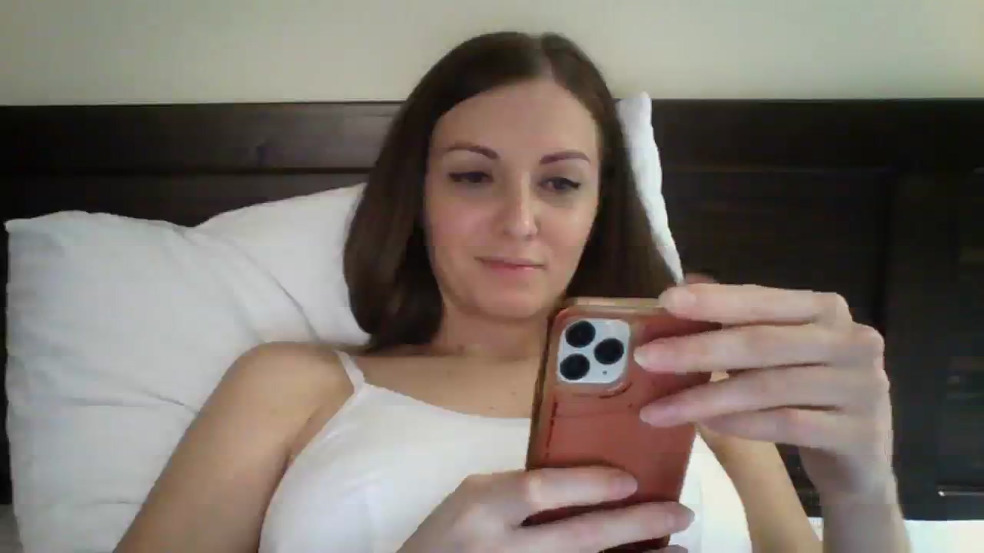 Gallery image thumbnail from Ur_kittycat's myfreecams stream on, 02/14/2024, 21:32 image 17 of 20