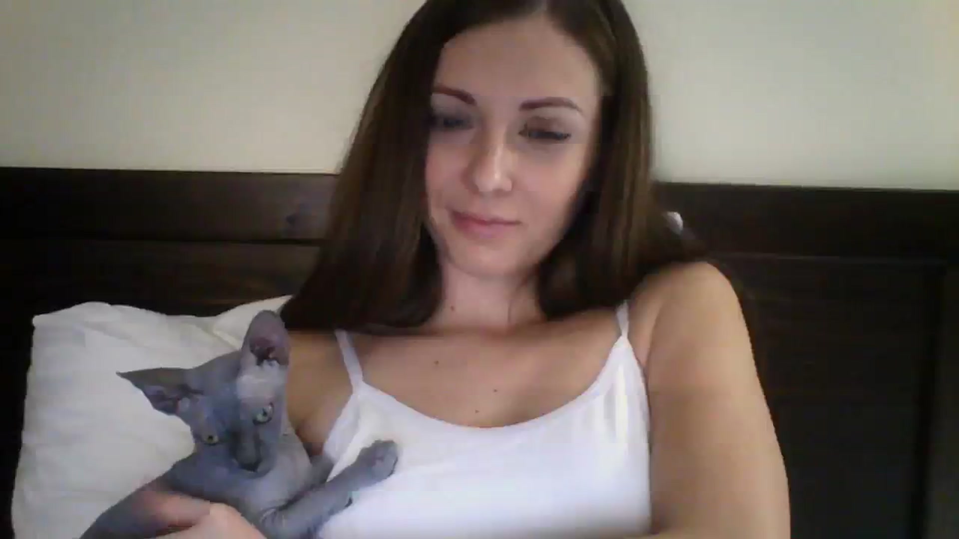 Gallery image thumbnail from Ur_kittycat's myfreecams stream on, 02/14/2024, 21:32 image 18 of 20