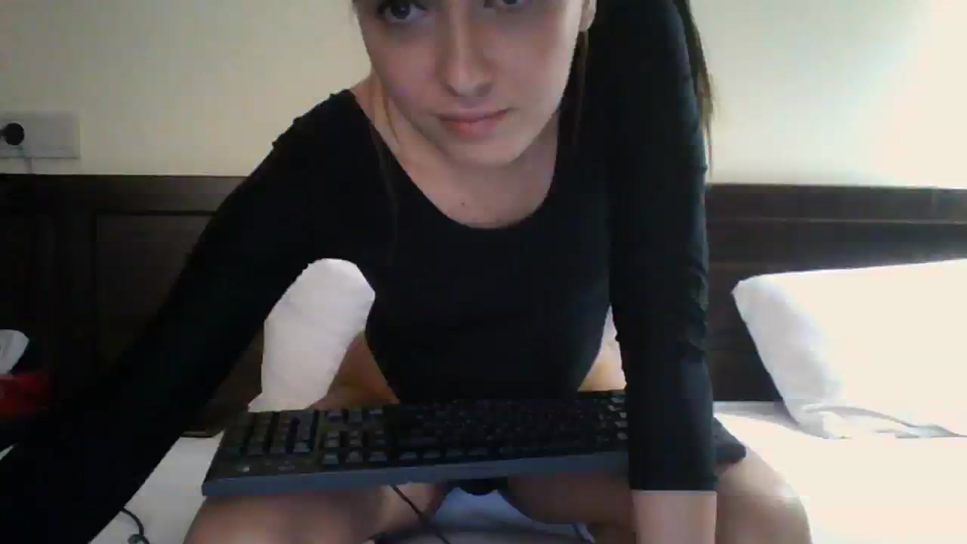 Gallery image thumbnail from Ur_kittycat's myfreecams stream on, 02/16/2024, 18:54 image 18 of 20
