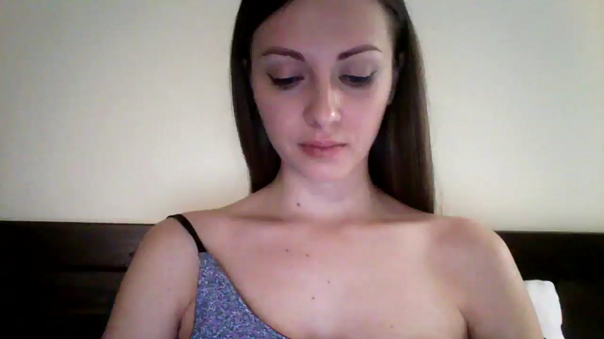 Gallery image thumbnail from Ur_kittycat's myfreecams stream on, 02/19/2024, 17:00 image 17 of 20