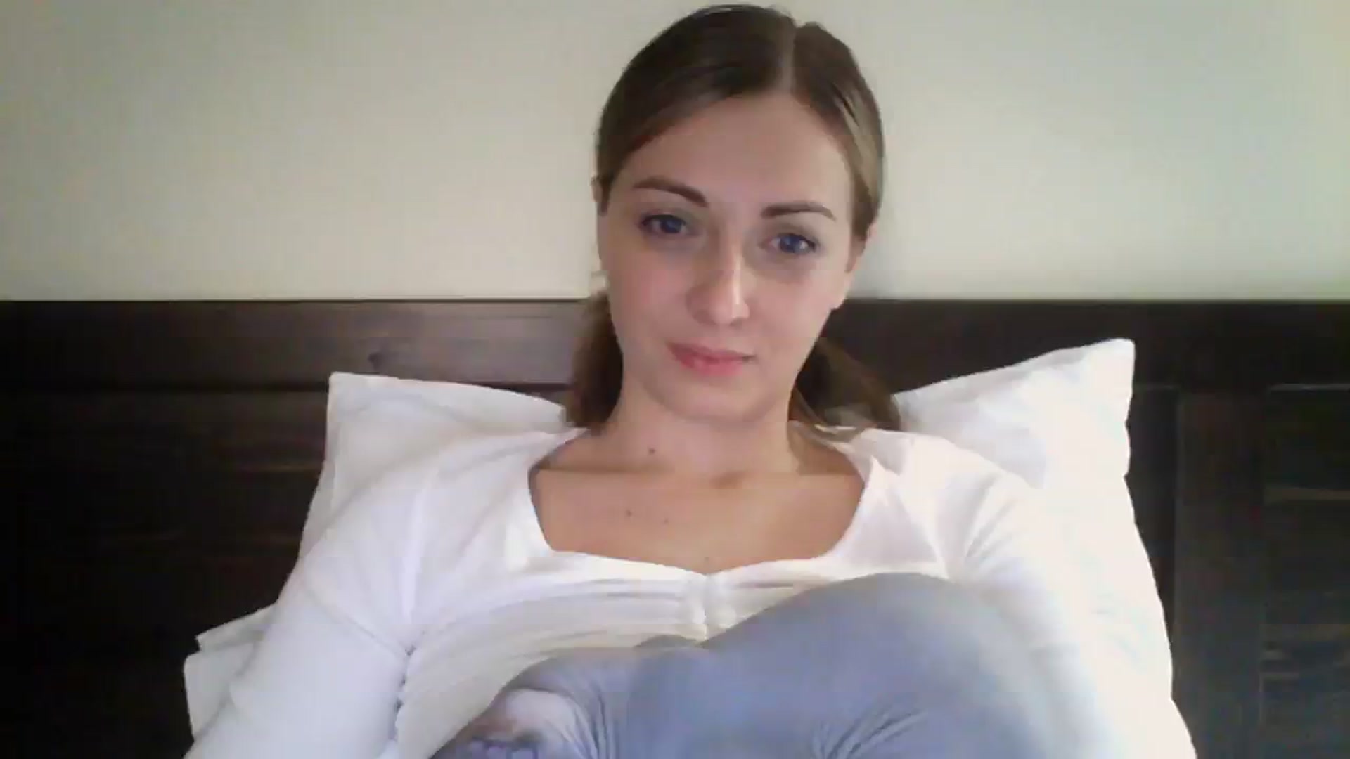 Gallery image thumbnail from Ur_kittycat's myfreecams stream on, 03/08/2024, 16:54 image 6 of 20