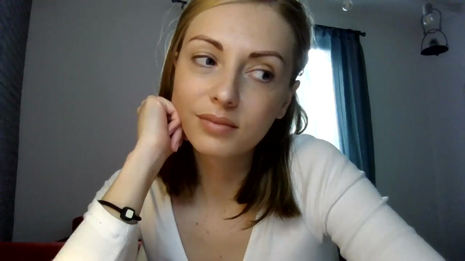 Gallery image thumbnail from Ur_kittycat's myfreecams stream on, 06/03/2024, 13:25 image 6 of 20