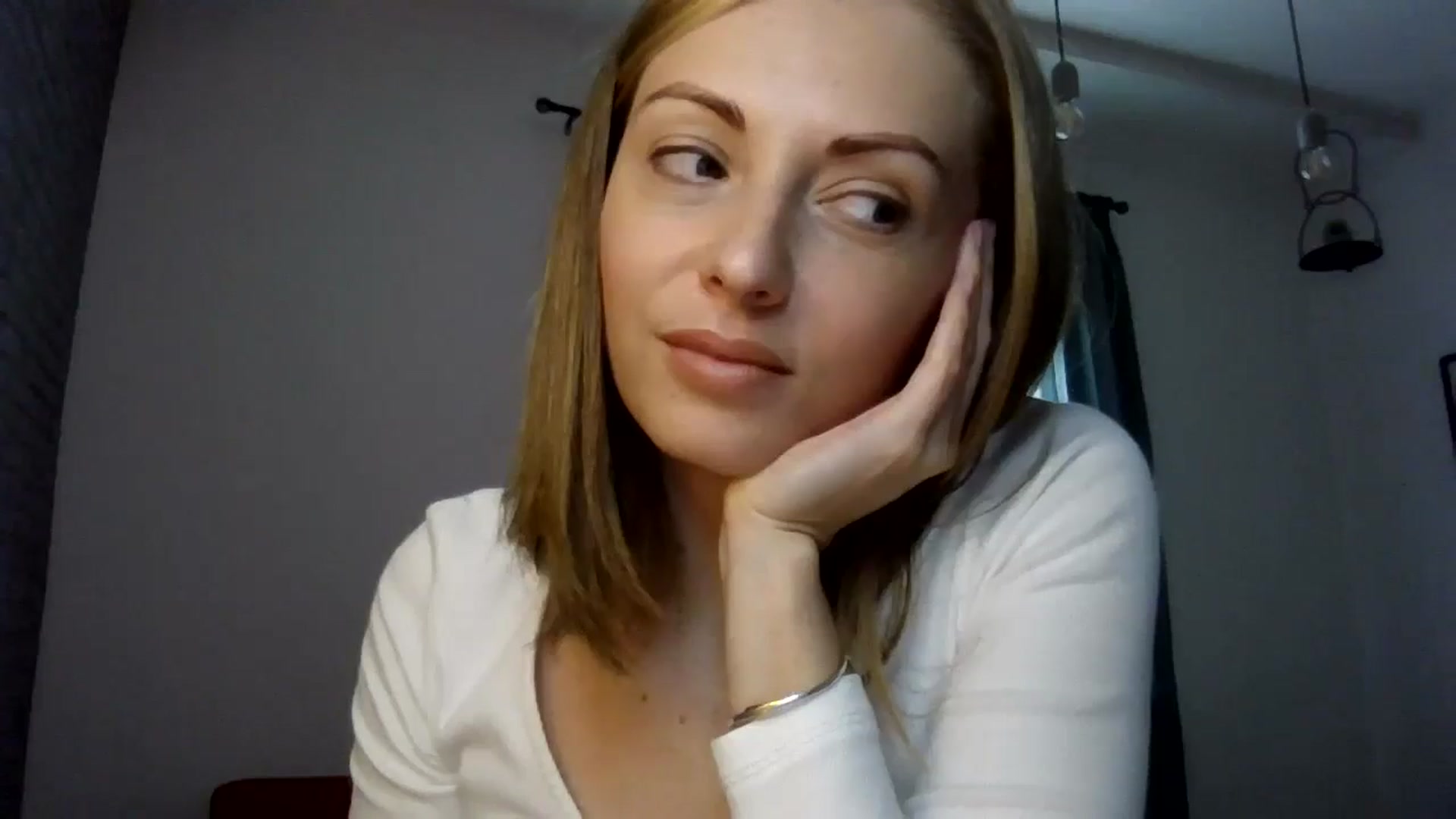 Gallery image thumbnail from Ur_kittycat's myfreecams stream on, 06/03/2024, 13:25 image 17 of 20