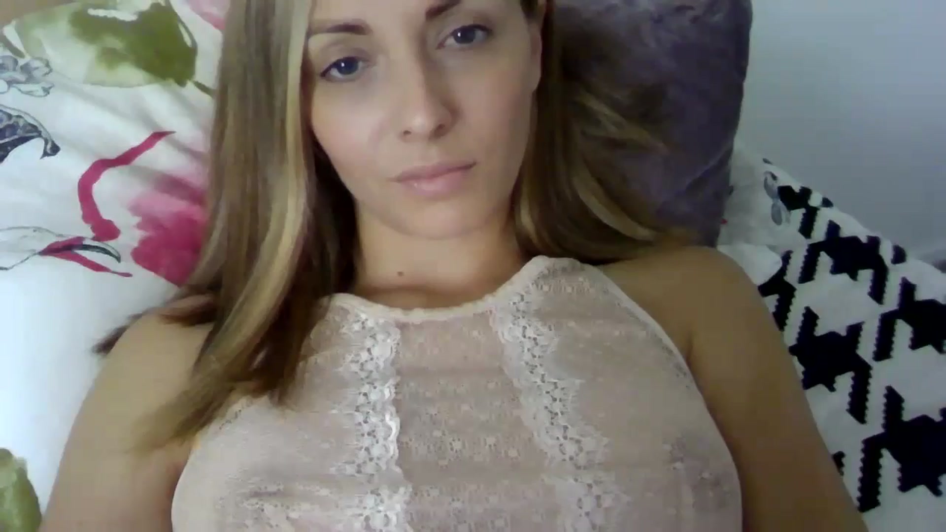Gallery image thumbnail from Ur_kittycat's myfreecams stream on, 08/23/2024, 16:00 image 18 of 20
