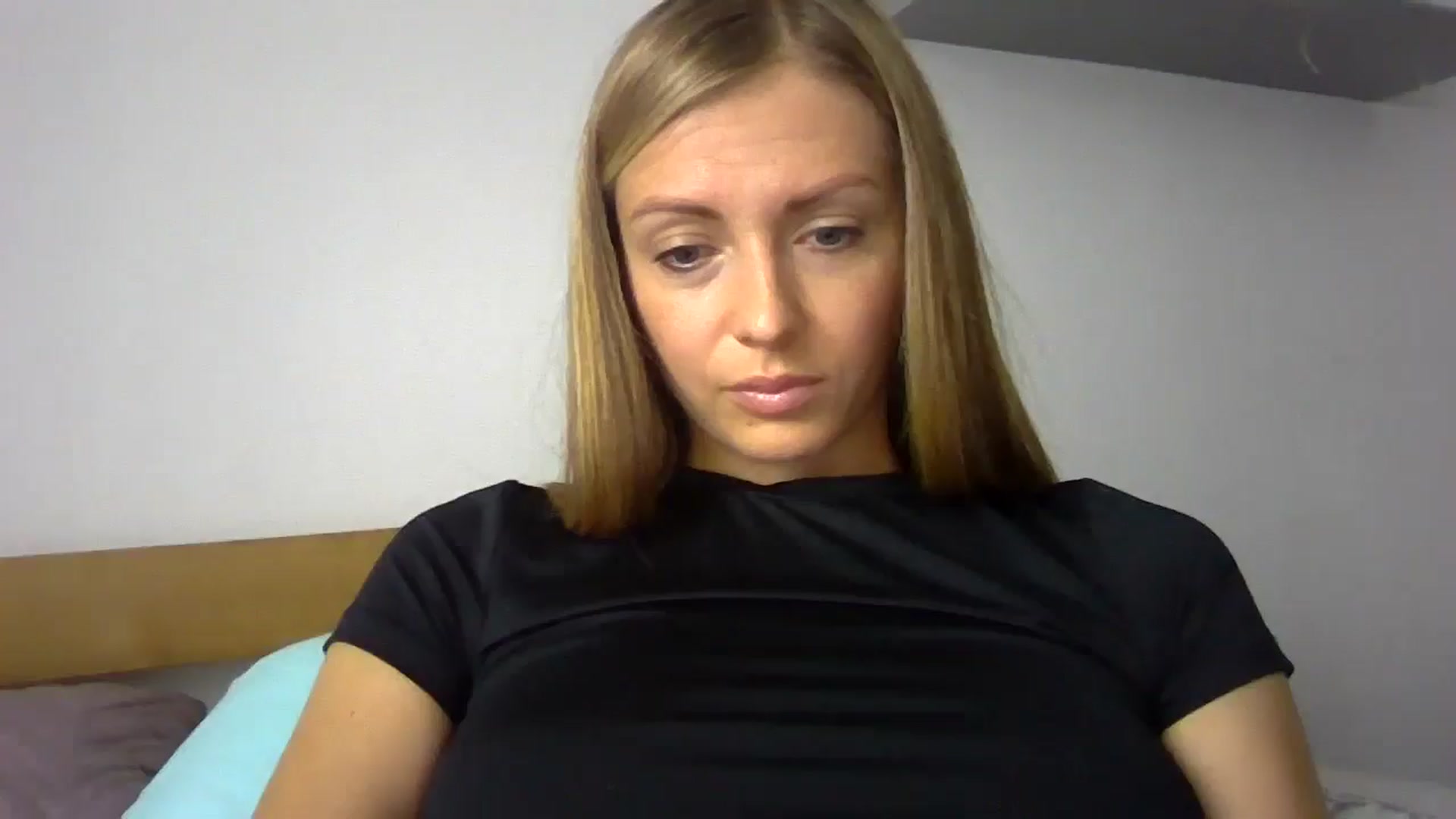 Gallery image thumbnail from Ur_kittycat's myfreecams stream on, 09/12/2024, 14:51 image 17 of 20