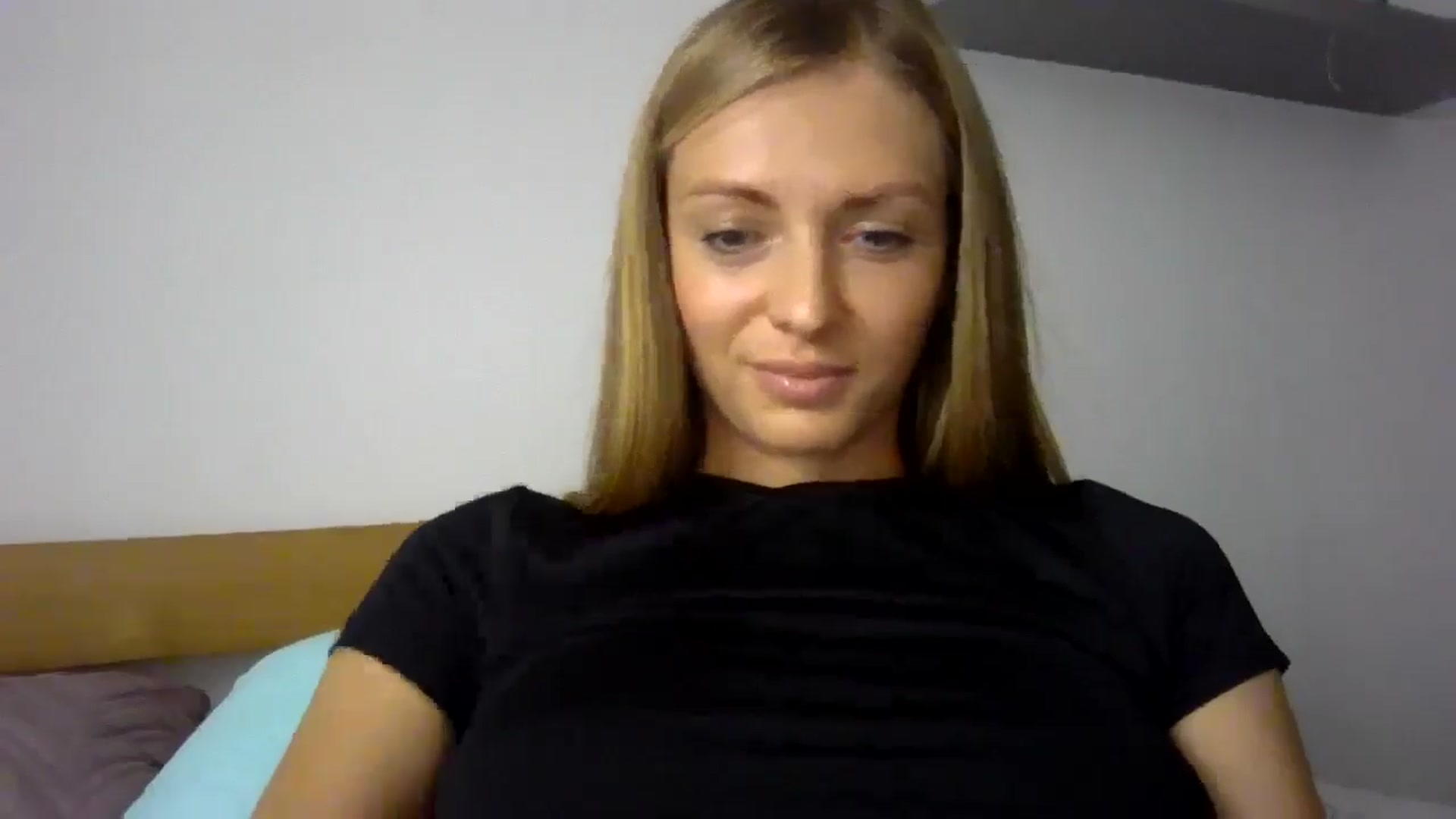 Gallery image thumbnail from Ur_kittycat's myfreecams stream on, 09/12/2024, 14:51 image 12 of 20