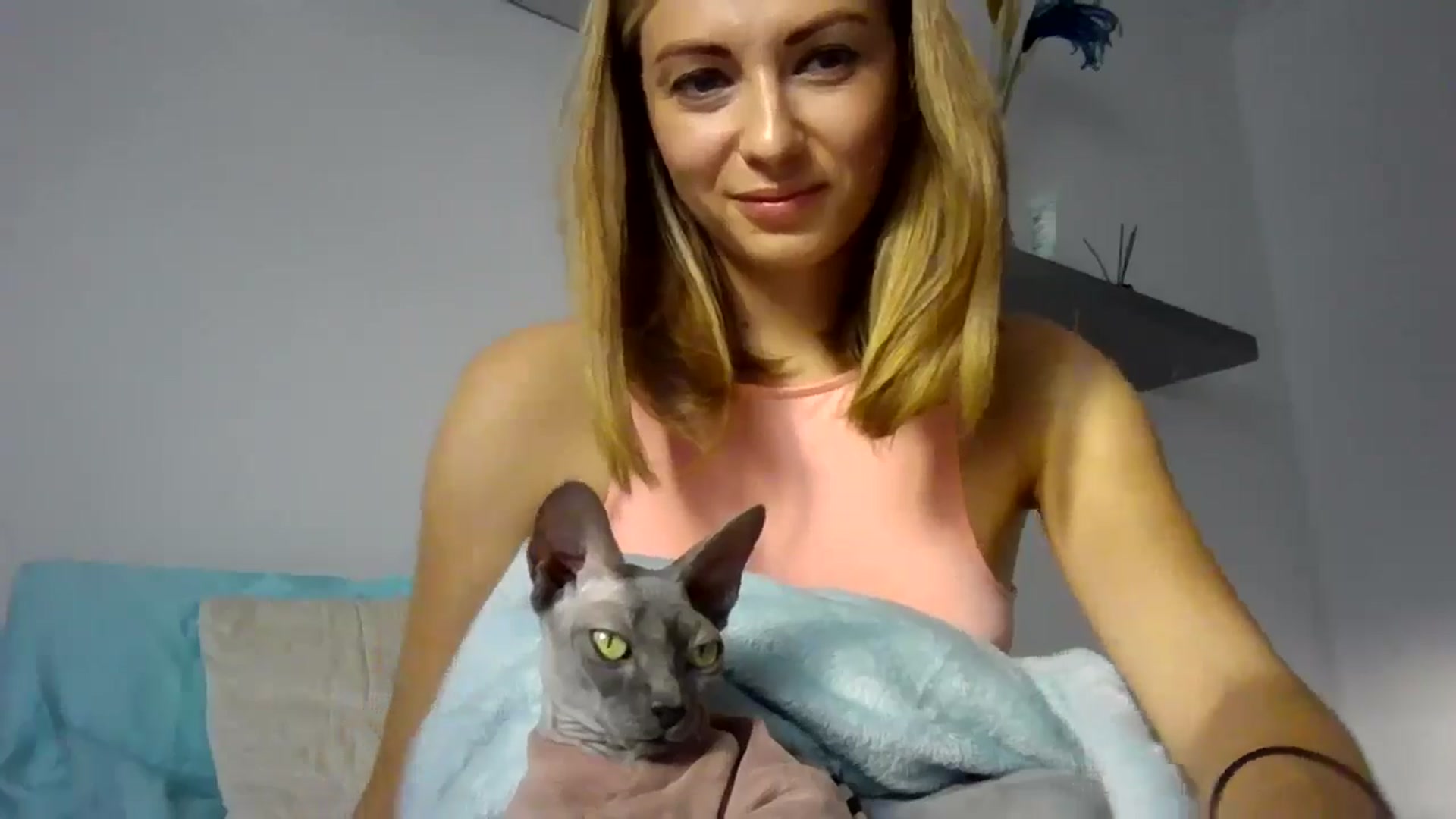 Gallery image thumbnail from Ur_kittycat's myfreecams stream on, 09/13/2024, 14:58 image 15 of 20